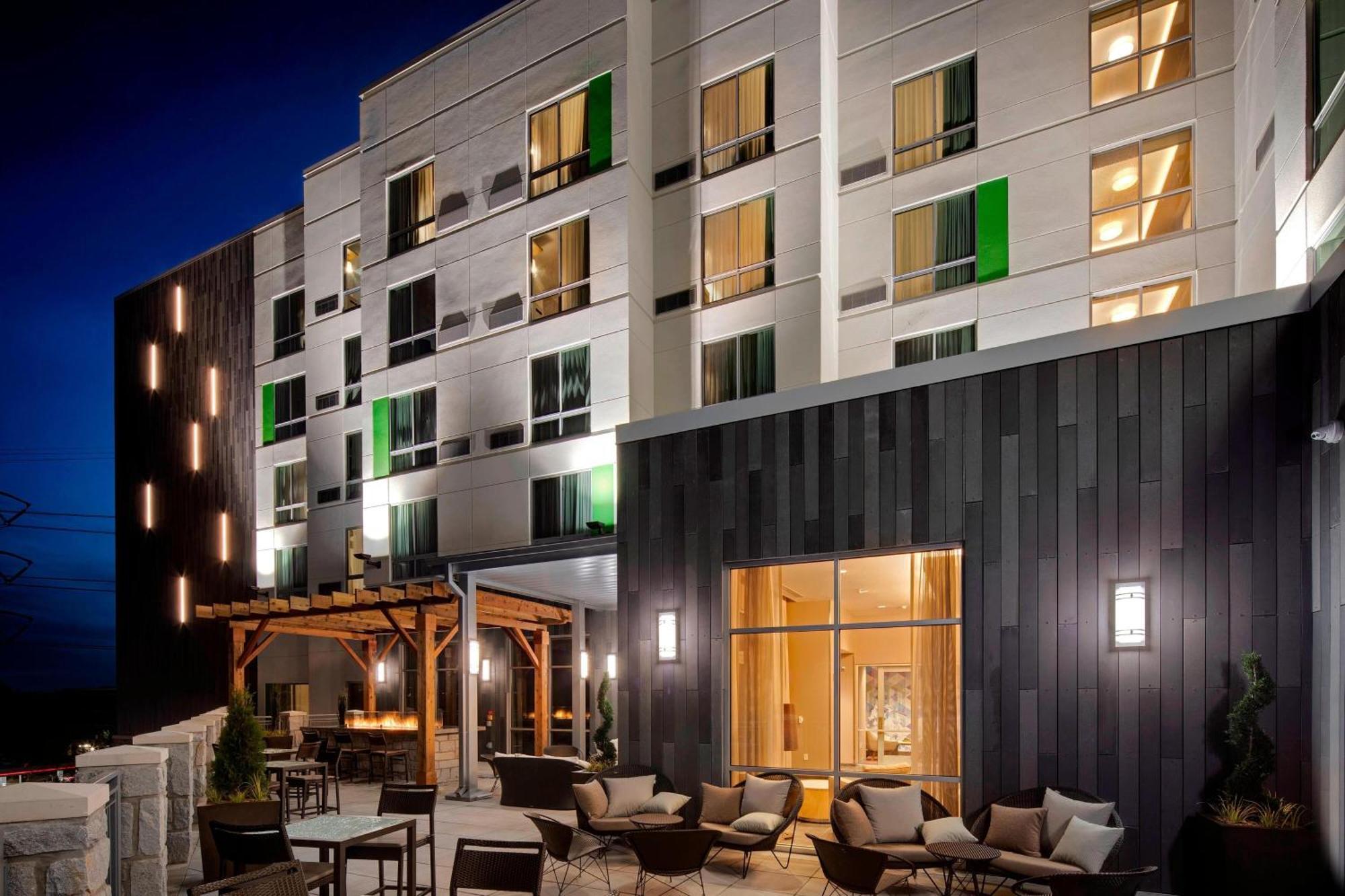 Courtyard By Marriott Atlanta Vinings/Galleria Smyrna Exterior foto